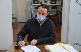Francisco Ratto firmó un decreto para destinar fondos al personal sanitario