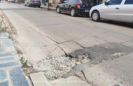 Semáforo sin solución a los baches: La crítica al Municipio